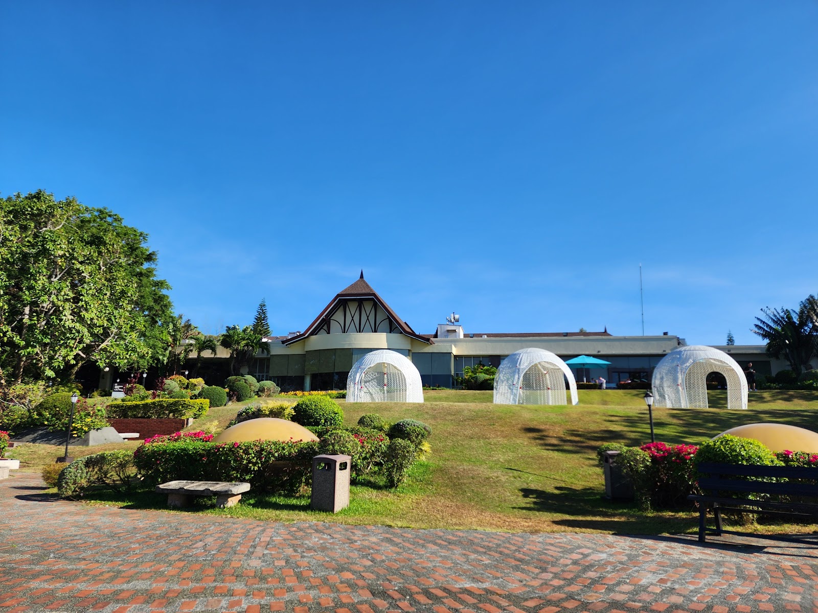 מלונות בפיליפינים 65 Taal Vista Hotel — Philippines